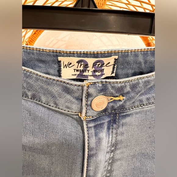 Free people just float on flares - Picture 5 of 5